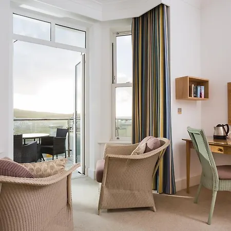 Hotel The 3*